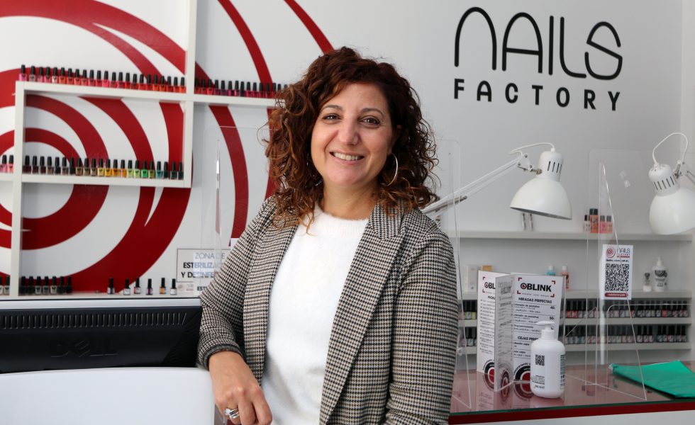 Almudena gerente de la franquicia Nails Factory en Boadilla del Monte
